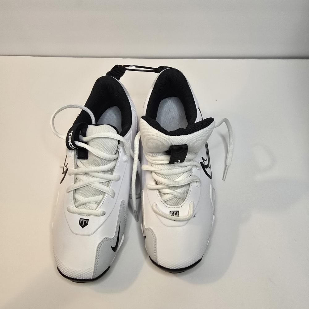 Kids White and Black Athletic Shoes Size 2Y